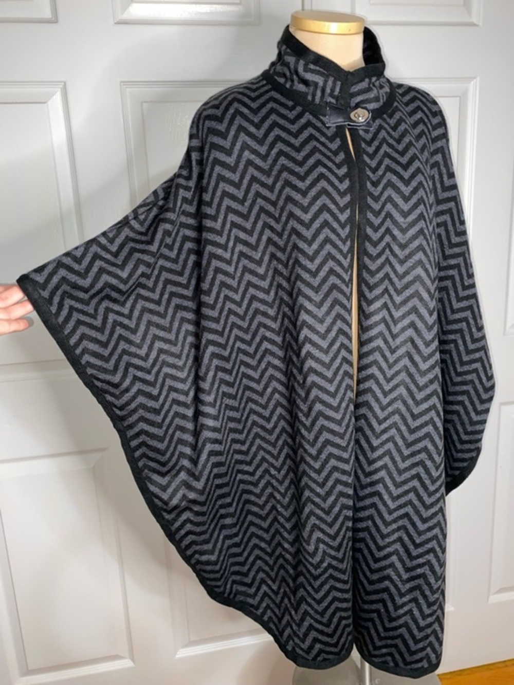 Chico’s Acrylic Knit Poncho – Edgy Modern Gothic Layering Piece, L/XL